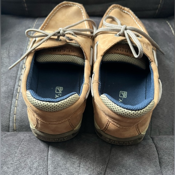 Boys Sperry Shoes! - Picture 3 of 4